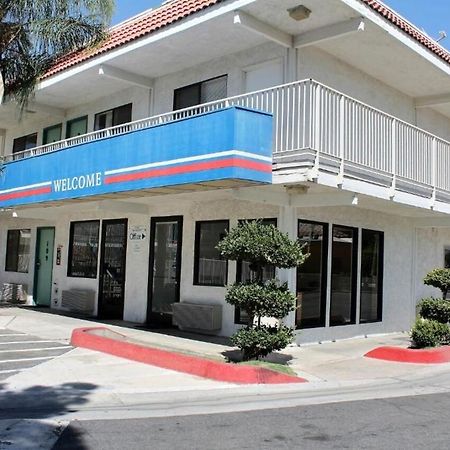 Motel 6-Bakersfield, Ca - Convention Center Экстерьер фото