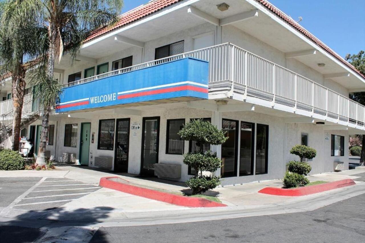 Motel 6-Bakersfield, Ca - Convention Center Экстерьер фото