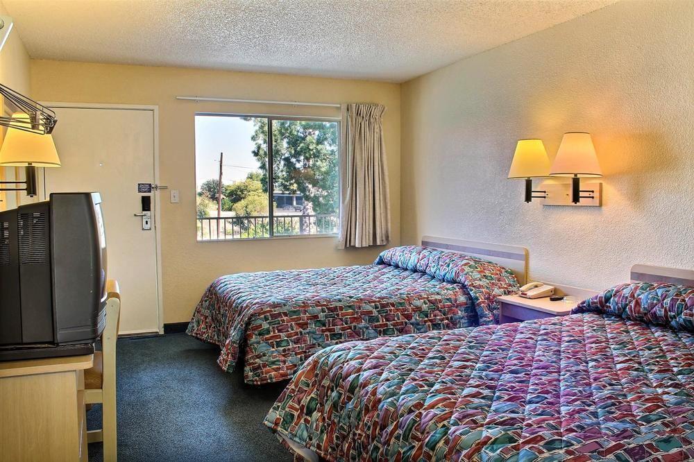 Motel 6-Bakersfield, Ca - Convention Center Экстерьер фото