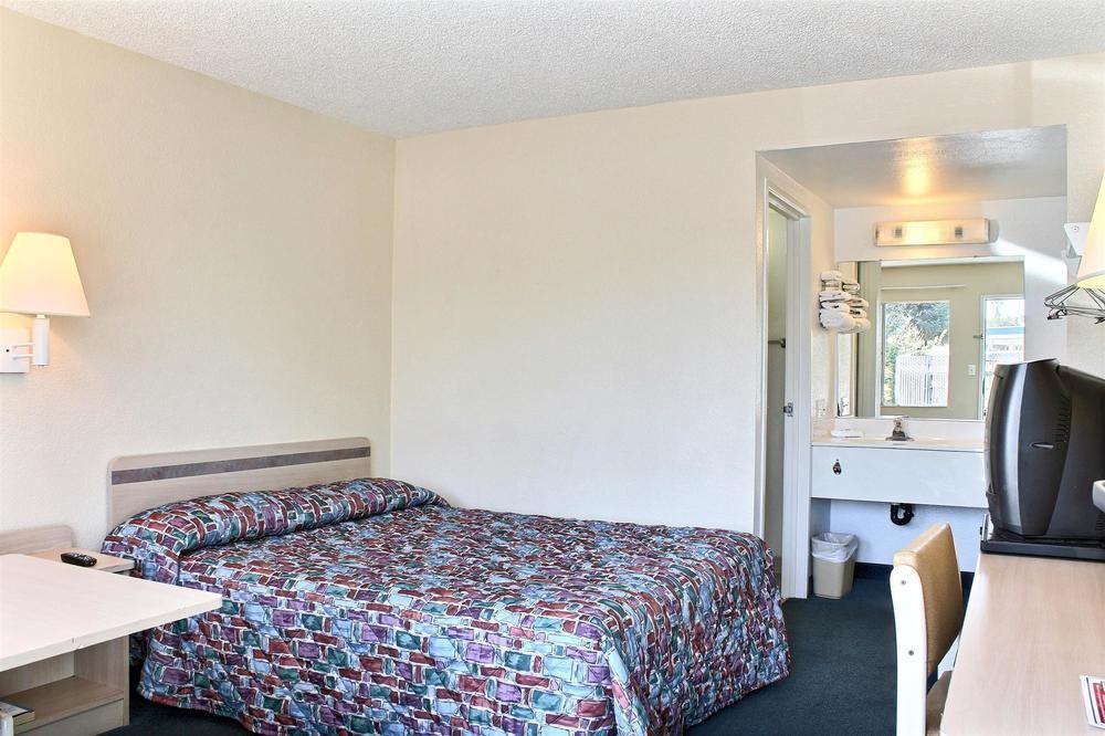 Motel 6-Bakersfield, Ca - Convention Center Экстерьер фото