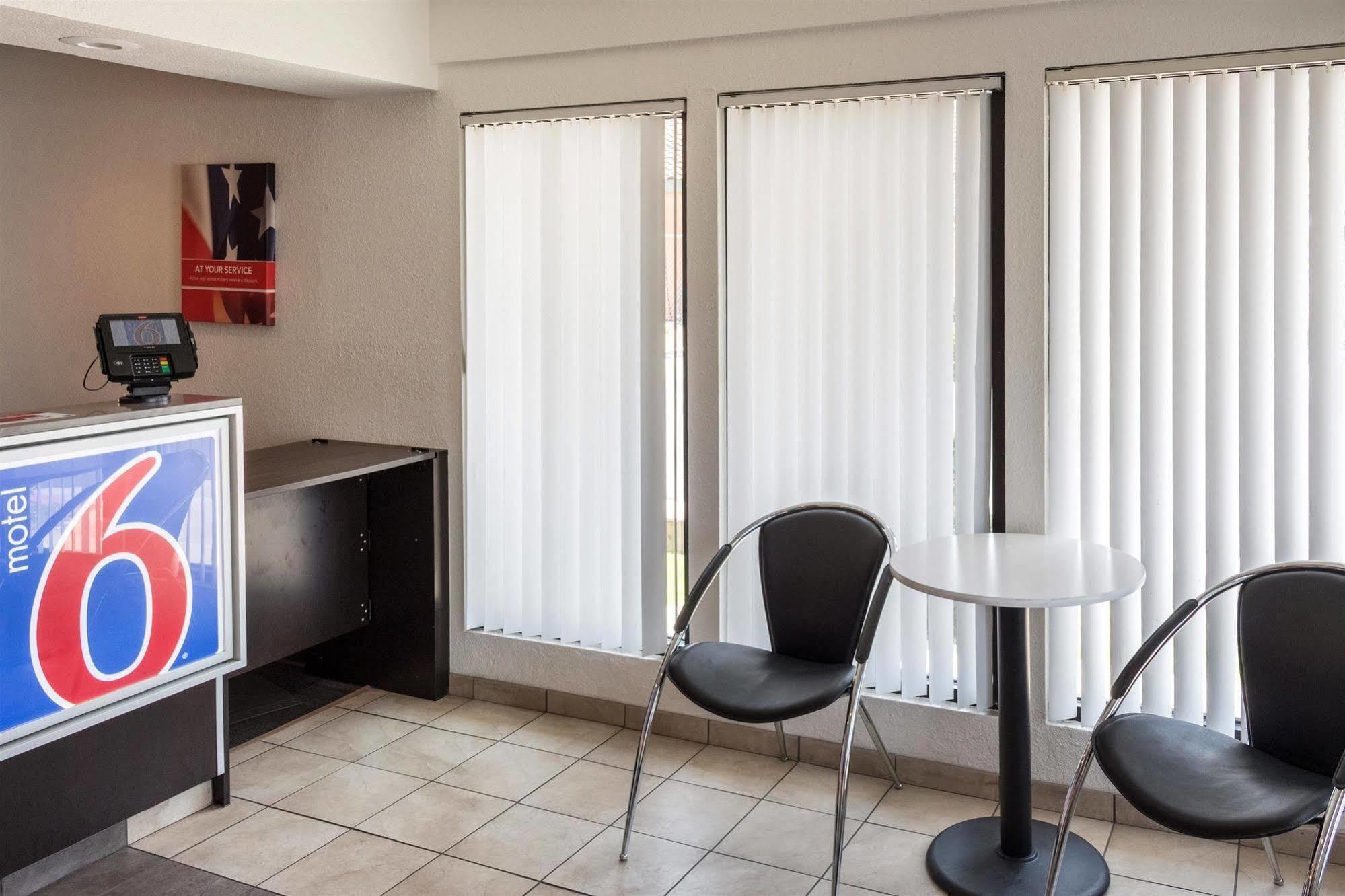 Motel 6-Bakersfield, Ca - Convention Center Экстерьер фото