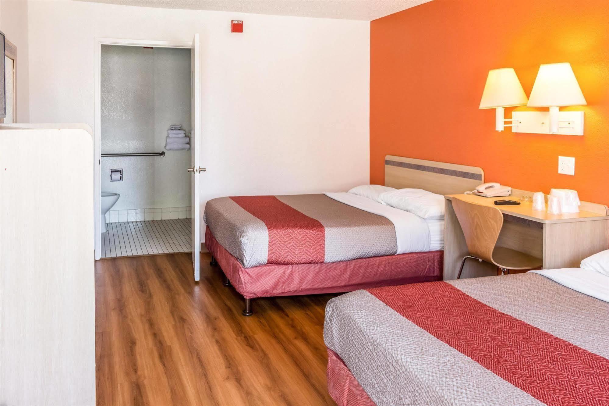 Motel 6-Bakersfield, Ca - Convention Center Экстерьер фото