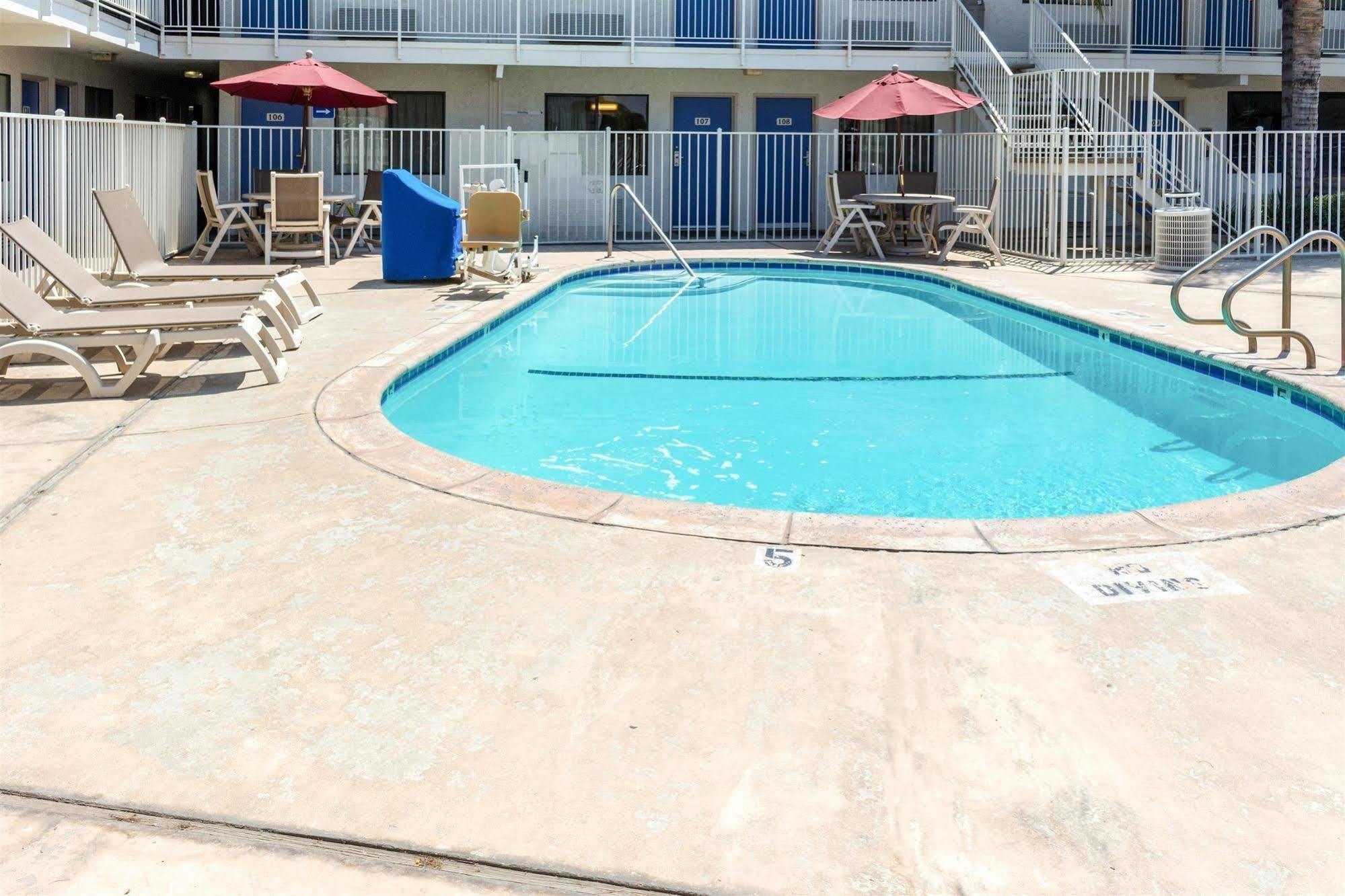Motel 6-Bakersfield, Ca - Convention Center Экстерьер фото