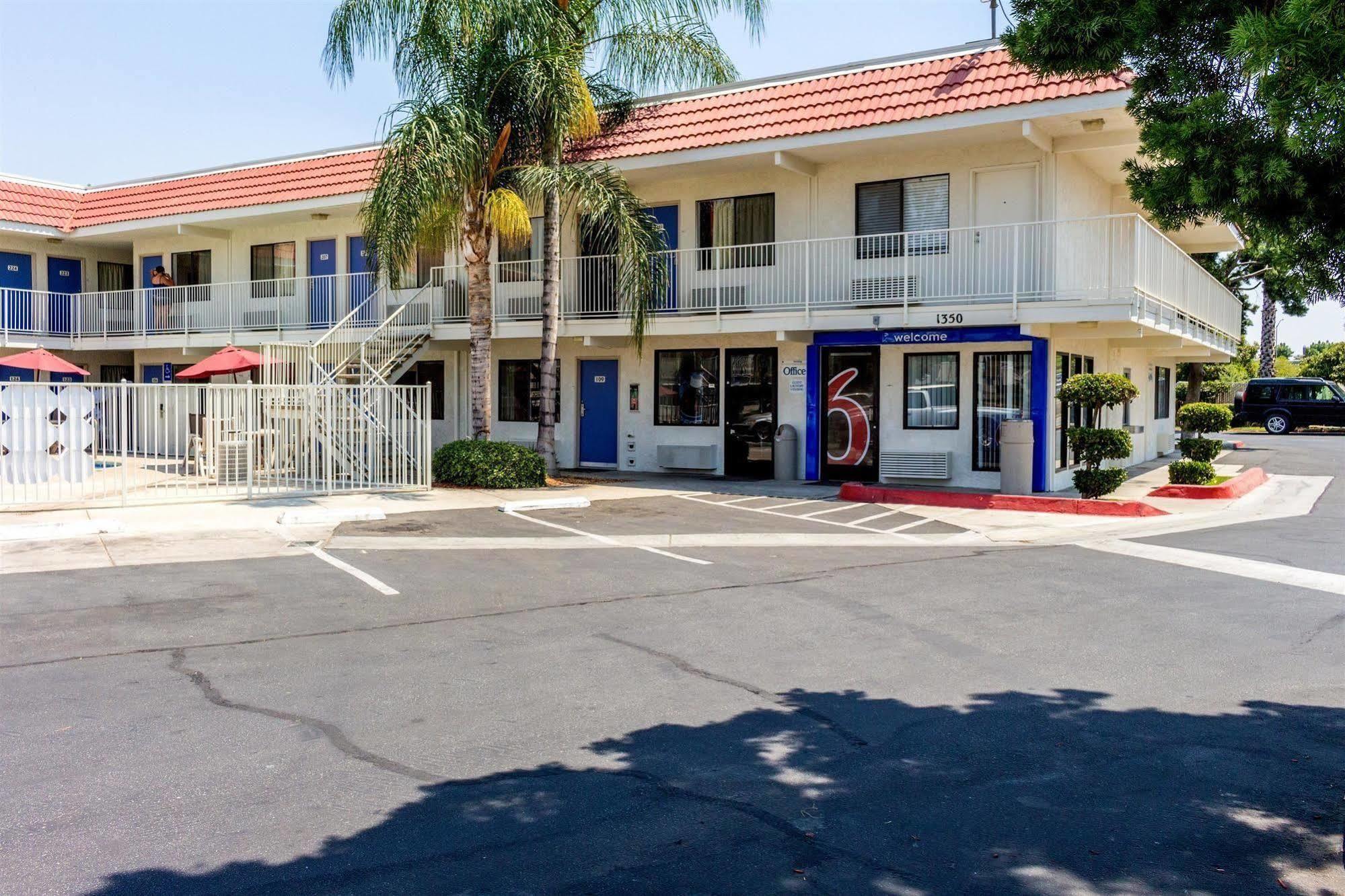 Motel 6-Bakersfield, Ca - Convention Center Экстерьер фото
